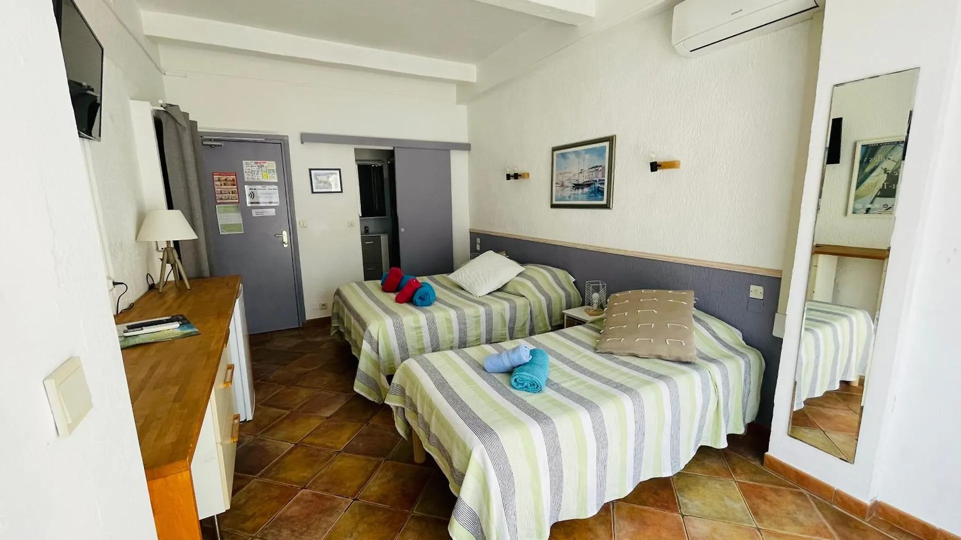 Hotel L'Escale Au Soleil Saint Aygulf 2*,
